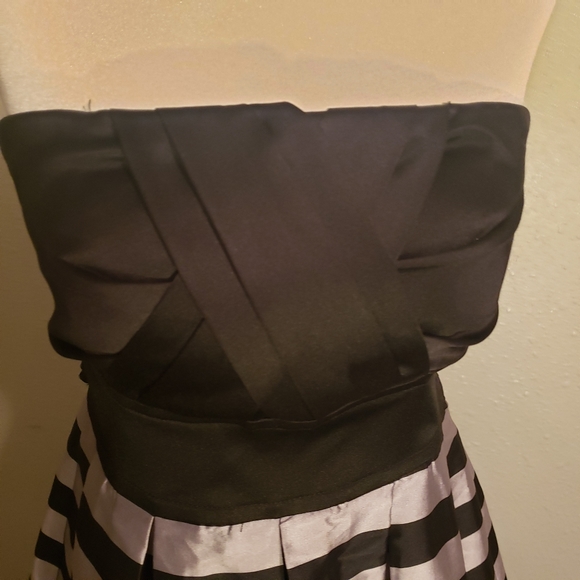 Teeze me strapless black/ silver striped A Line party dress size 7 - Picture 4 of 8
